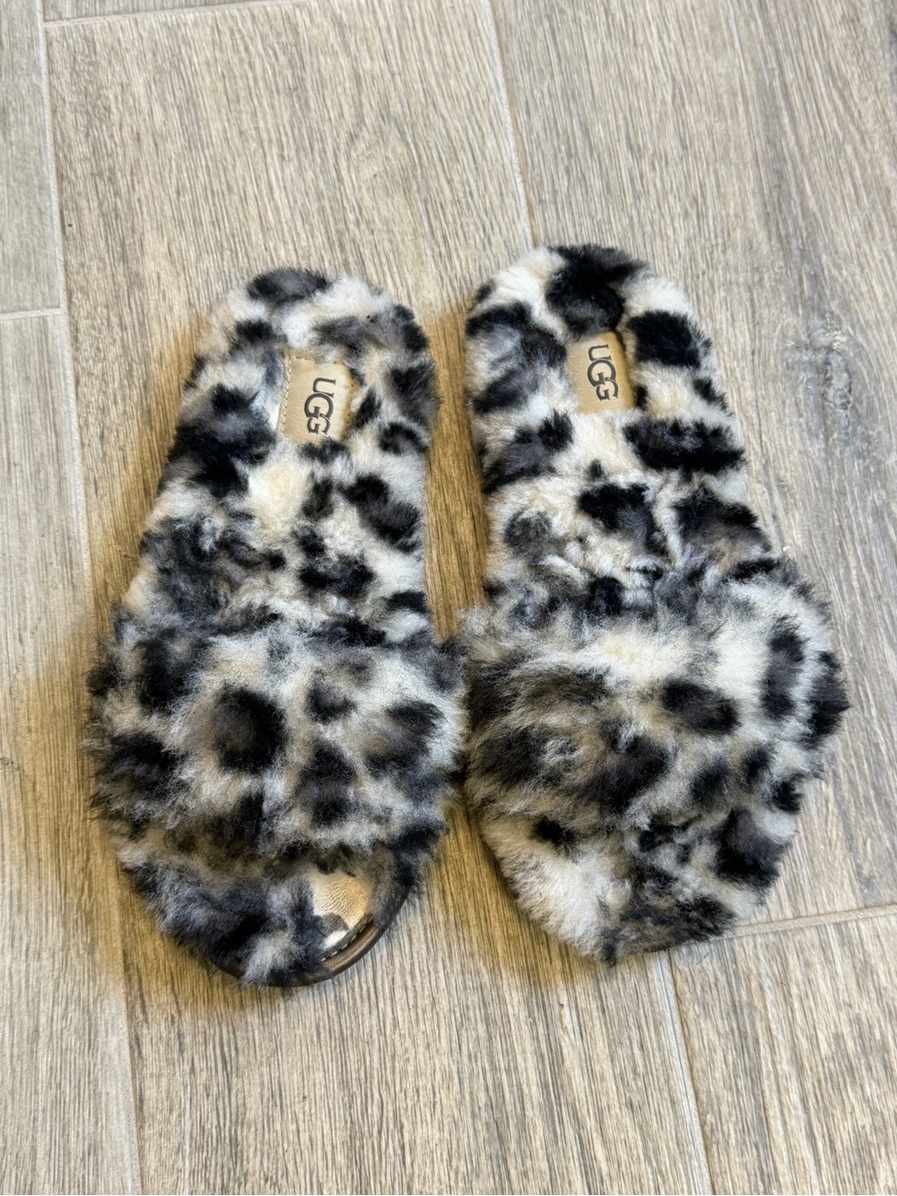 UGG Women's Fluff Slide II Leopard Sheepskin Slippers Size US 5 UK 3